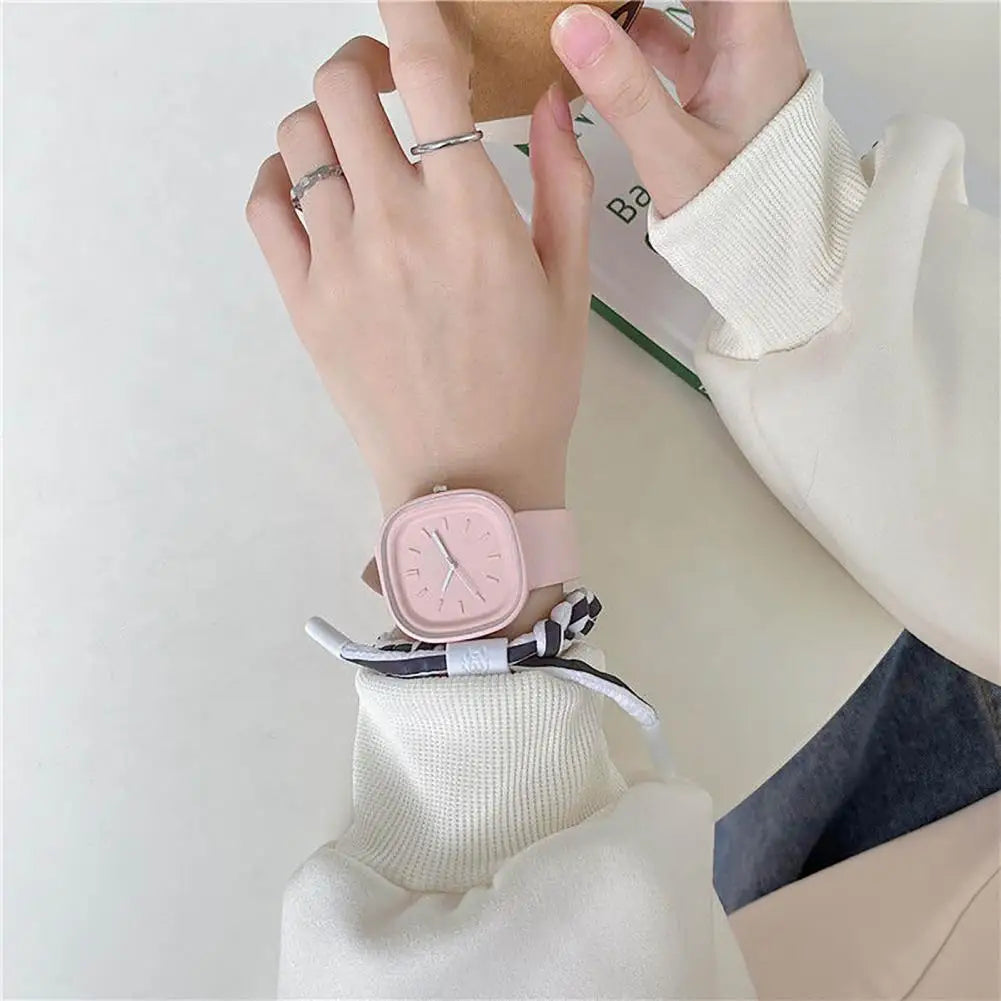 Fashion Watch Square Dial Movement Sport Style Pin Buckle Pointer Precise Time Accessory Quartz Wristwatch Jewelry Bracelet